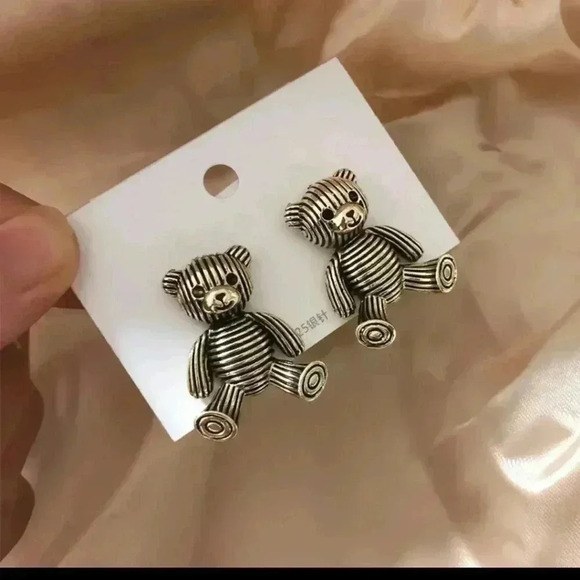 Bear earrings studs - Picture 1 of 10